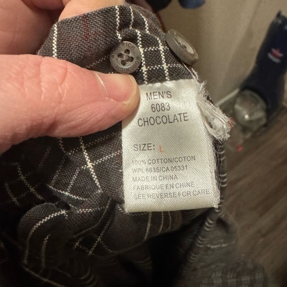 Woolrich Button Down Shirt – 100% Cotton “Chocolate” Plaid – Men’s Size Large - Picture 4 of 4